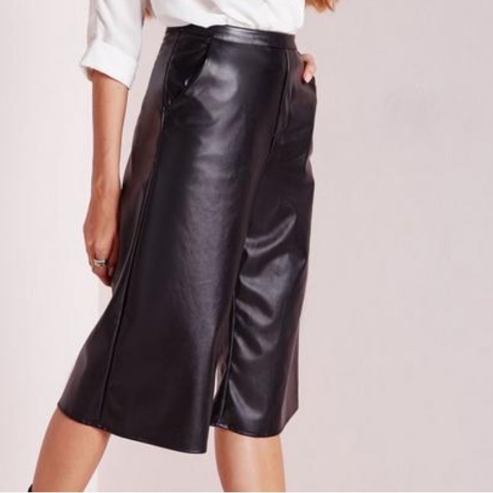 NWT Venti6 Faux Leather Culottes Black Pants Small Italy